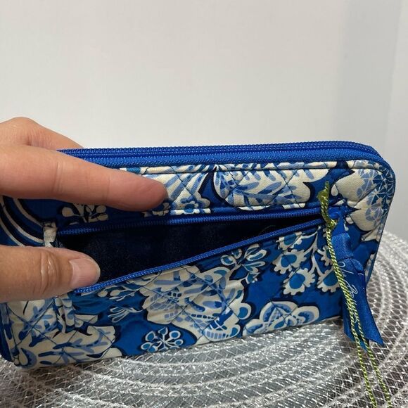 Vera Bradley Zip Around Wallet Blue Lagoon NWT - Picture 4 of 7